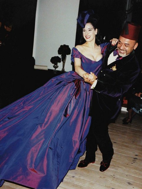 不穿白色婚紗出嫁可以嗎？16個穿白色以外 Wedding Dress 的明星名人相片