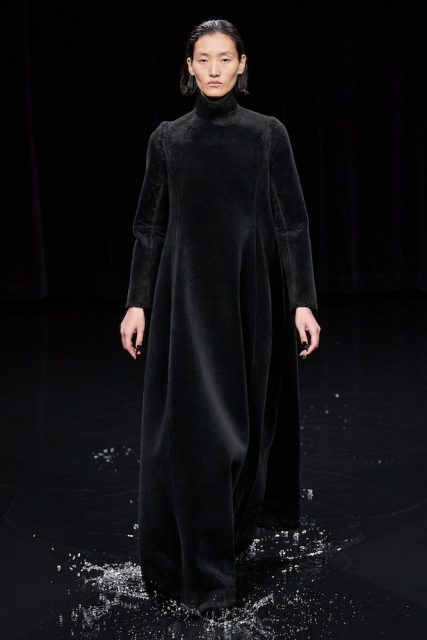 Balenciaga 揭開宗教中所隱藏的魔鬼約束 | Fall/Winter 2020