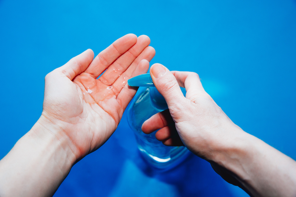 不生產香水改製造酒精搓手液：LVMH免費提供搓手液予醫院抗疫