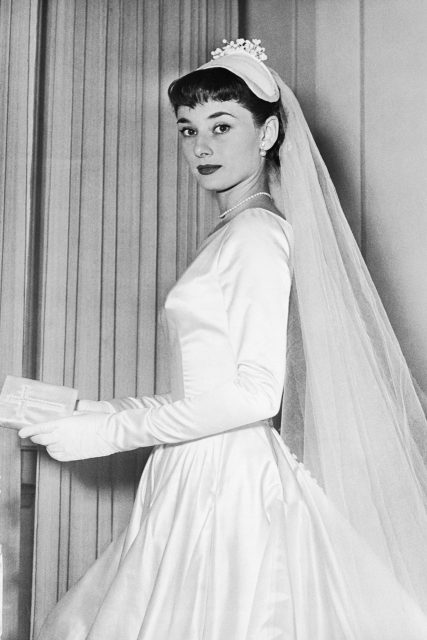 女神 Audrey Hepburn 取消婚禮的那條婚紗,後來去了哪裡?