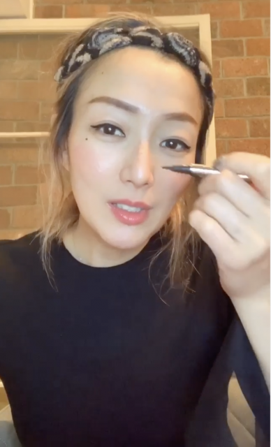 最強美容界「KOL」？鄭秀文教畫運動必備眼缐妝