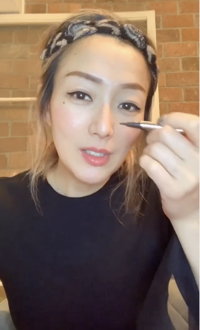最強美容界「KOL」？鄭秀文教畫運動必備眼缐妝