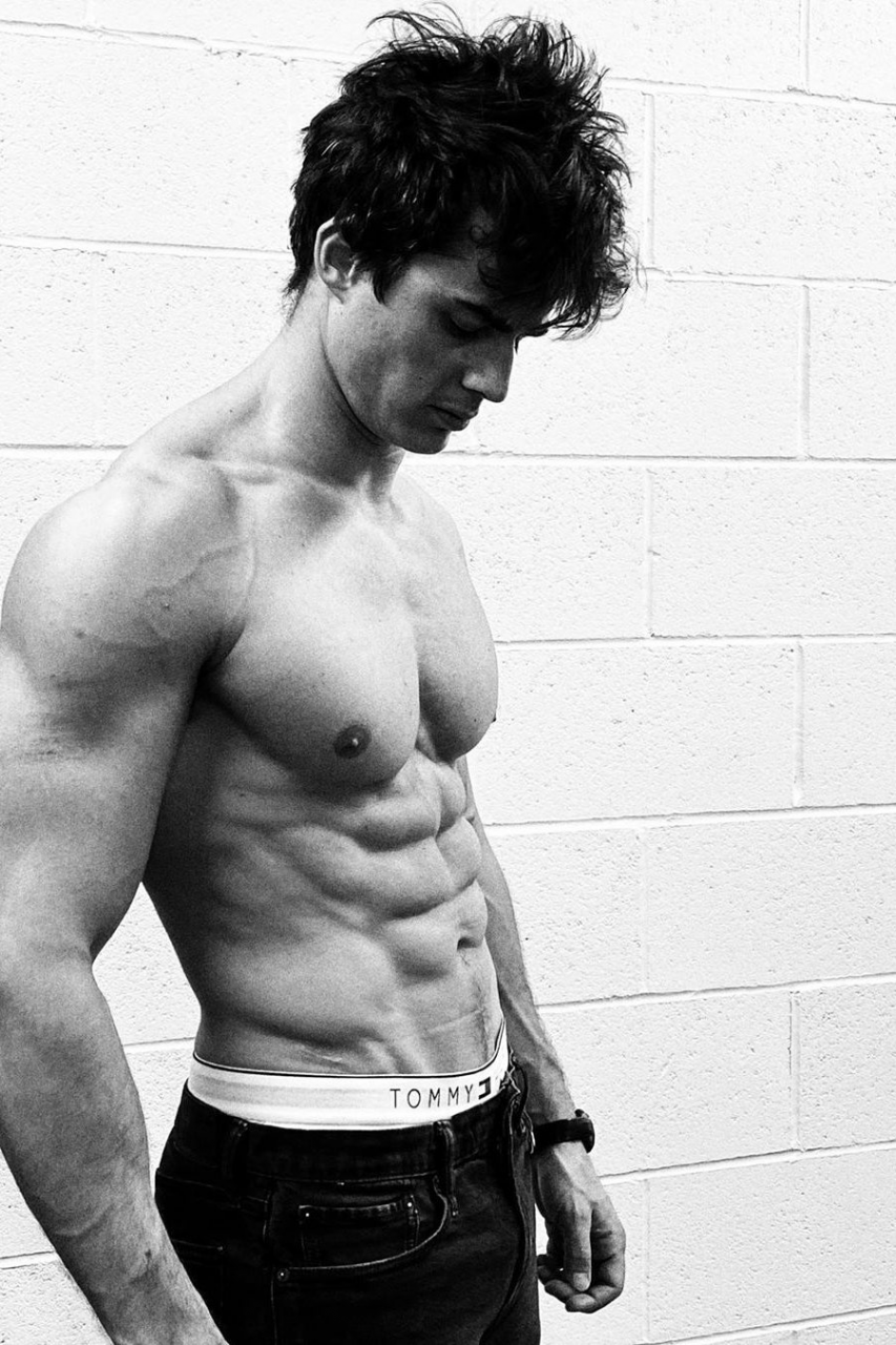最性感的數學老師 Pietro Boselli 分享他社區隔離期間的生活