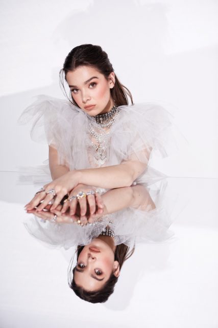 專訪「女鷹眼」Hailee Steinfeld:「失戀恍如整個世界顛倒,勇敢面對後我學會重拾自信」