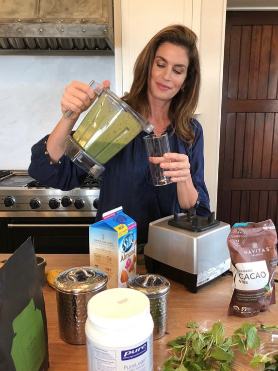 超模保持身材秘訣？ Cindy Crawford 分享有營Smoothie食譜