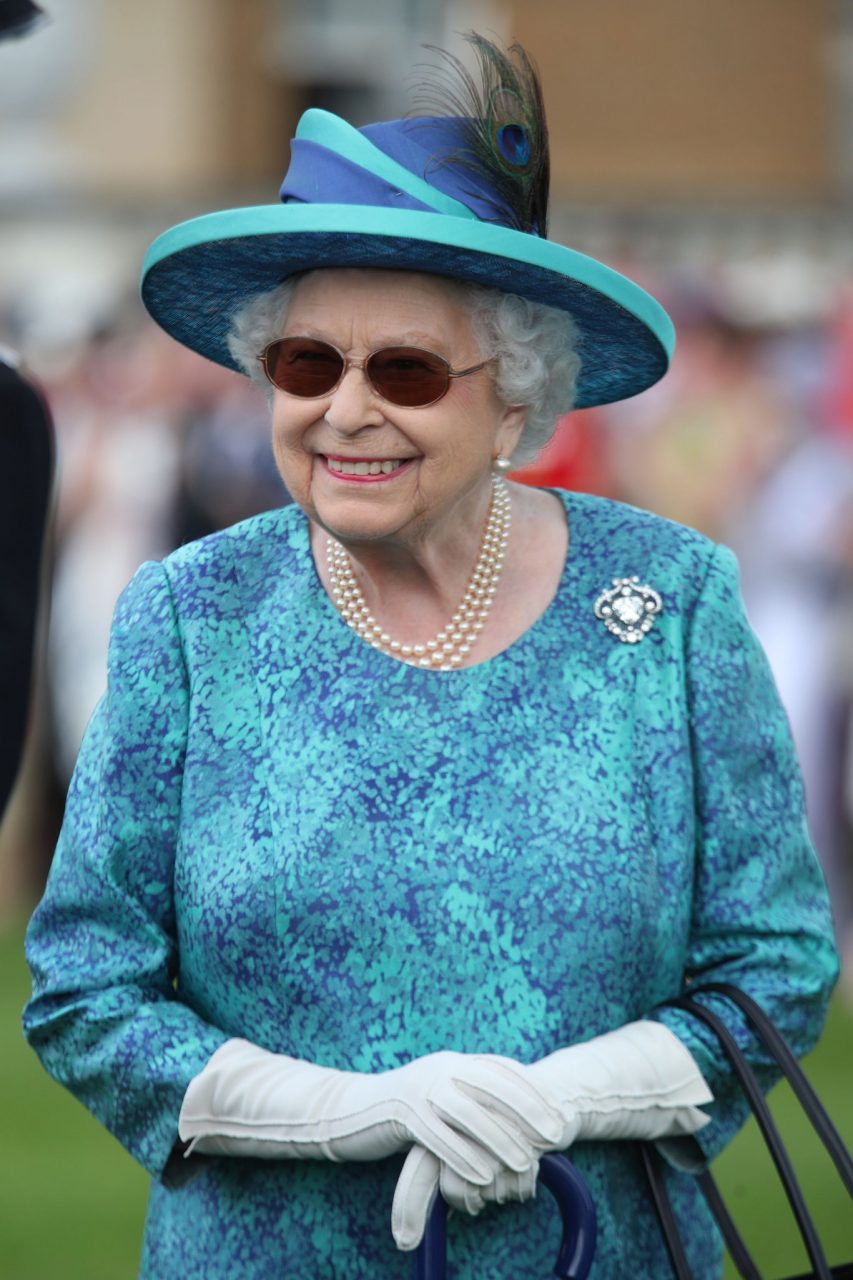 #SummerInVogue 英女王是如何躲避熱浪的？