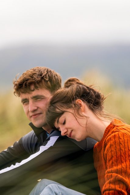 大熱英劇《Normal People》宣布播放全新兩集,40年後的主角Marianne和Connell將會發生什麼事?