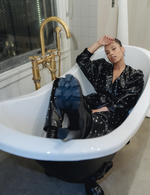 音樂界天后Alicia Keys最愛「植物美容」？每天由香薰蠟燭開始