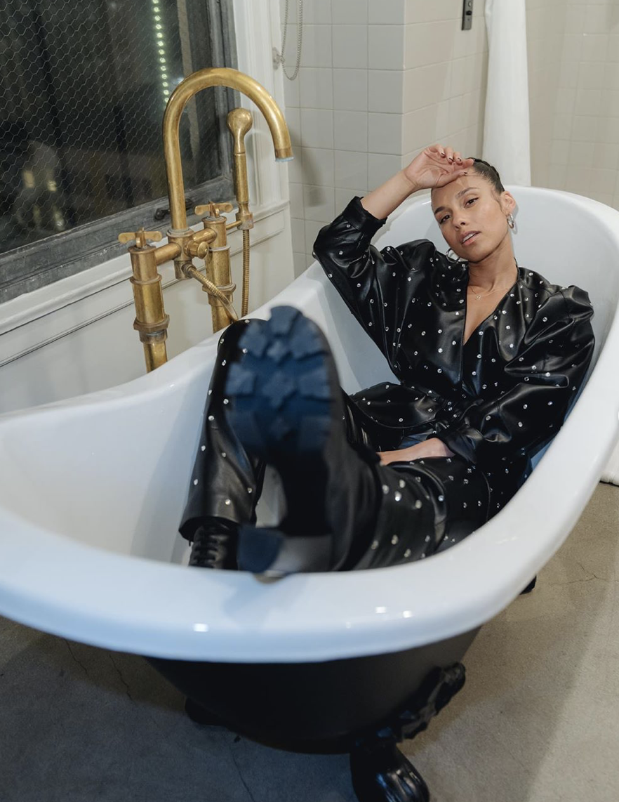 音樂界天后Alicia Keys最愛「植物美容」？每天由香薰蠟燭開始