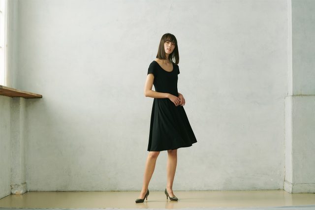 Uniqlo x Theory 系列曝光:能夠穿一輩子的連身裙款式!