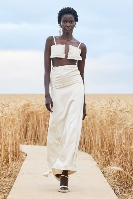 「時裝展不可以是一條短片」Jacquemus Spring/Summer 21 在麥田中重拾浪漫