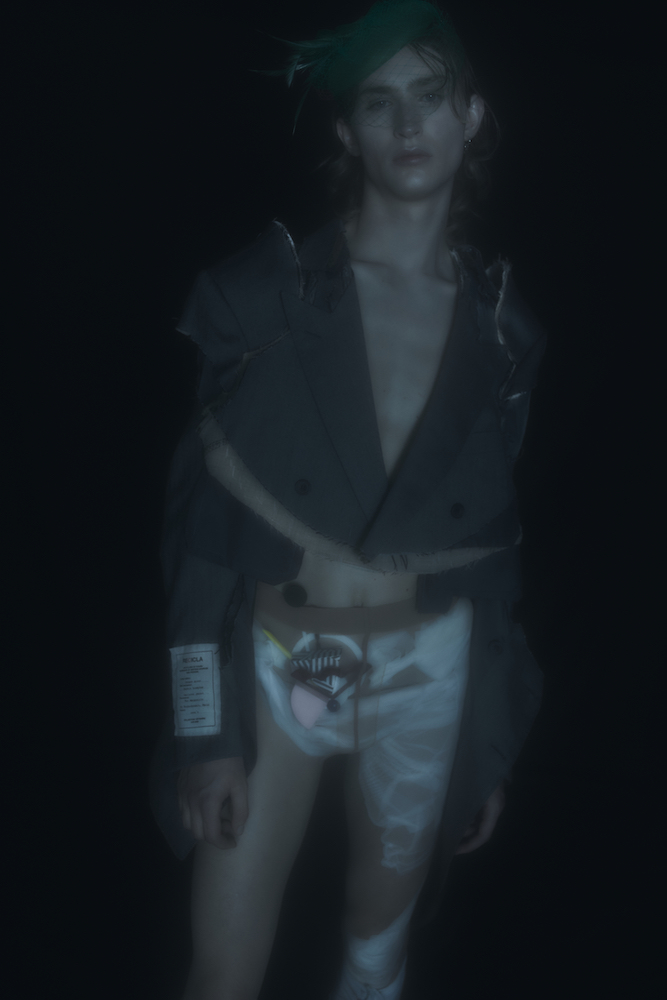 John Galliano 打破 Maison Margiela 匿名準則,以懸疑片形式公開幕後英雄| Fall 2020 Couture