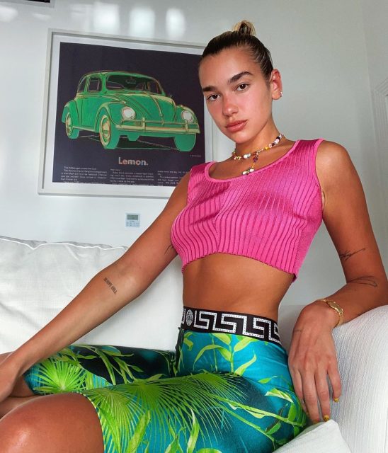 #SummerInVogue Dua Lipa示範今夏大熱串珠首飾，自己動手也能做到！
