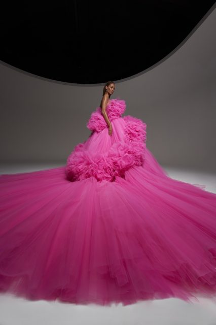 Giambattista Valli ：經歷恐怖的同時別忘了有美麗的綻放 ｜Haute Couture Fall 2020