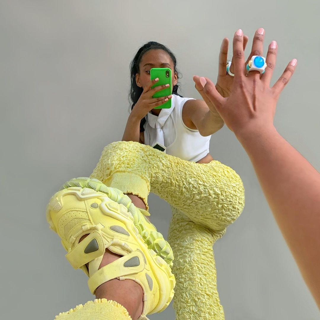 #SummerInVogue：如何影出完美的對鏡自拍？