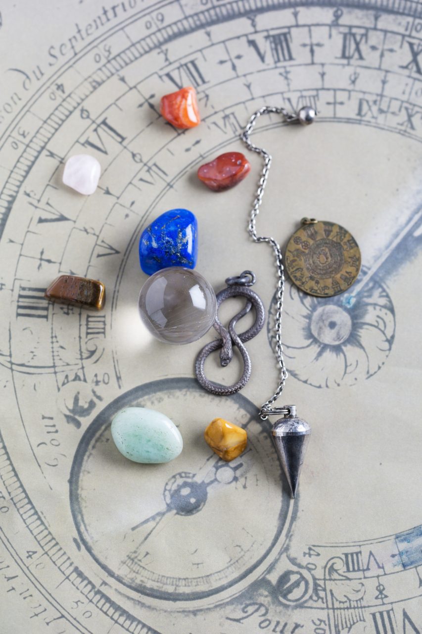 占星術能成為你的慰藉心靈的方法嗎？「astrology wellness」成為大趨勢？