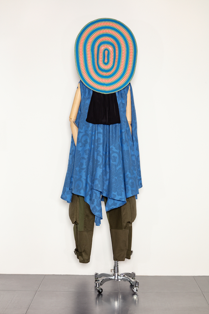 JW Anderson 將天橋化為潘朵拉盒子 | Resort 2021