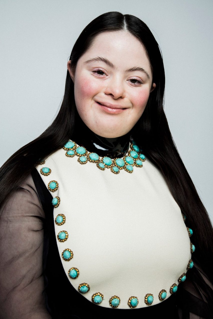 專訪18歲唐氏綜合症模特兒Ellie Goldstein：「是時候讓更多殘疾模特兒登上世界舞台」