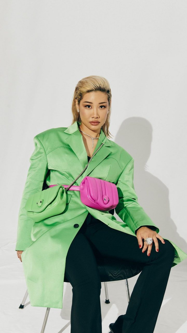 專訪潮流女王 Yoon 細談 BVLGARI x Ambush 手袋，以螢光色突破傳統