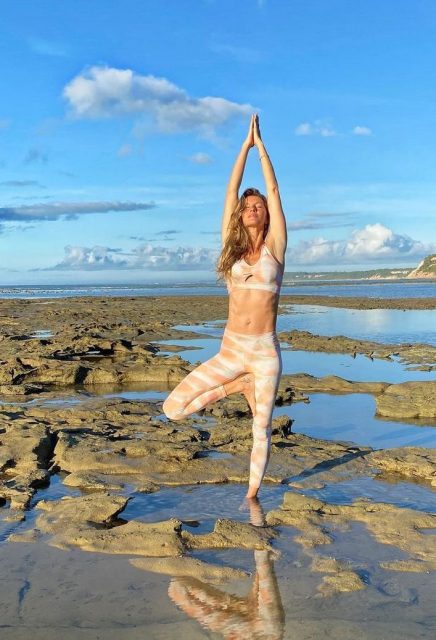 超模 Miranda Kerr、Jennifer Aniston 都靠早上瑜珈養生!齊來養成荷里活明星最愛的 Morning Yoga 習慣