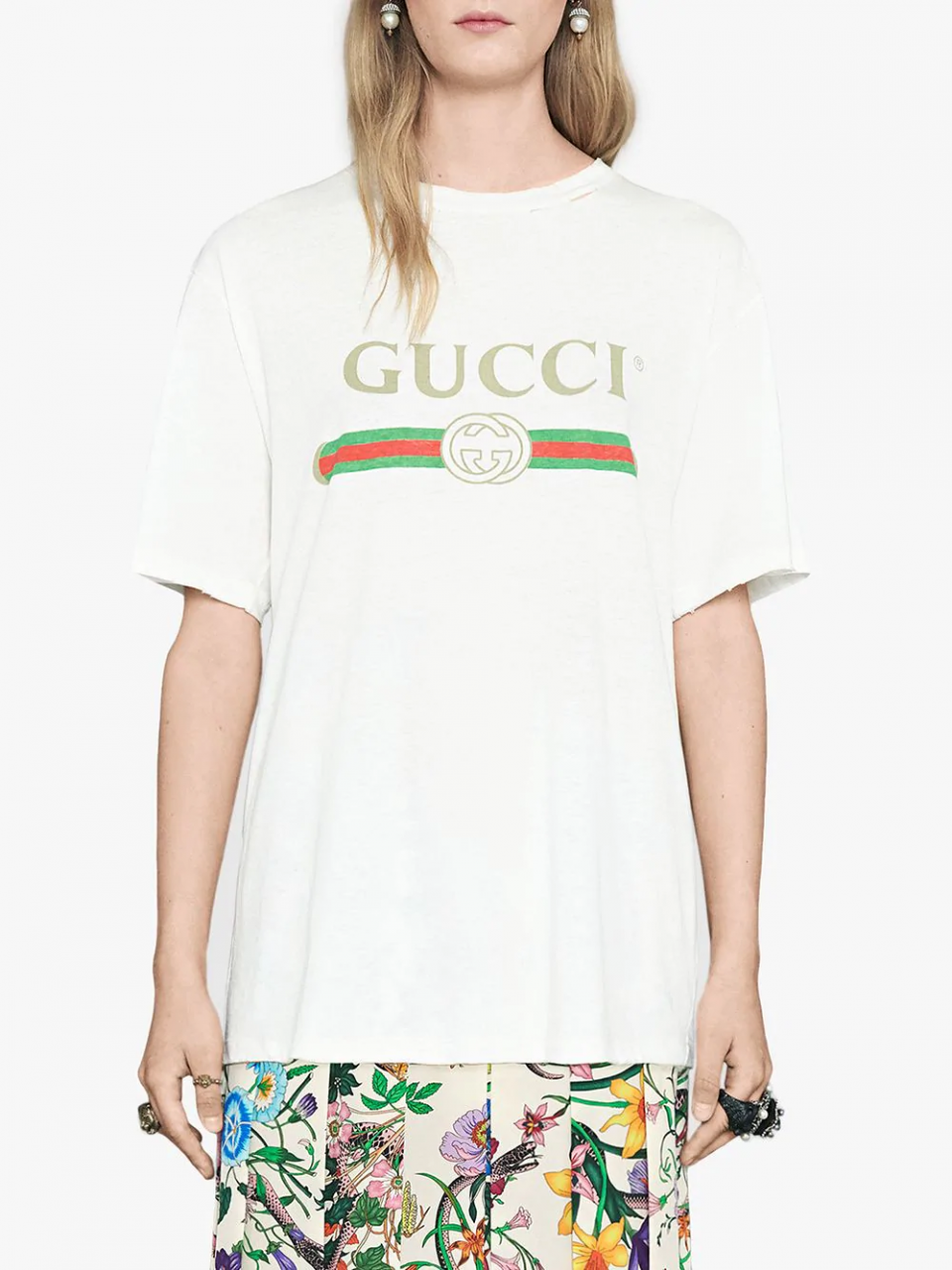 精選16件名牌Logo White T-Shirt：休閒又有質感的必備單品