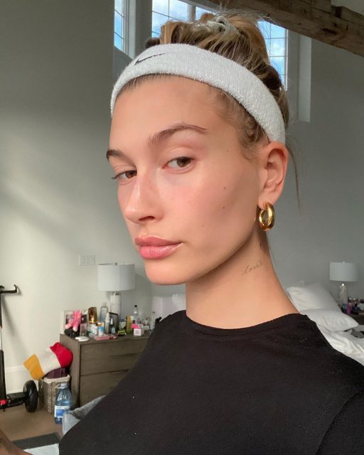 Hailey Bieber的夜間護膚步驟究竟是甚麼?原來是以下的5個步驟