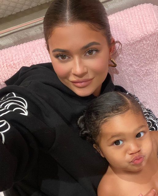 Kylie Jenner慶祝女兒Stormi 3歲生日,精選時尚母女最溫馨時刻
