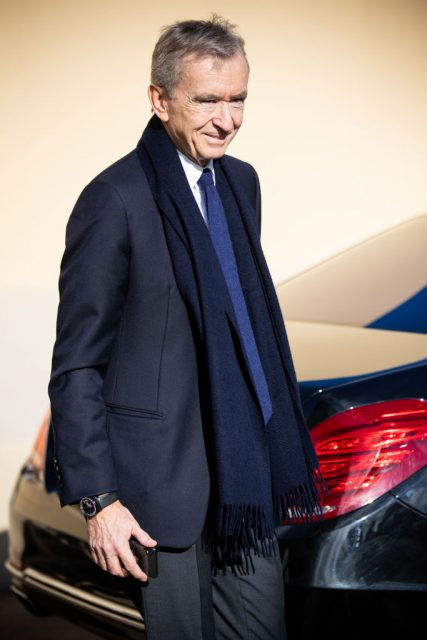 疫情對奢侈品行業的打擊有多大?LVMH老闆Bernard Arnault在世界500位富豪中財富縮水最嚴重