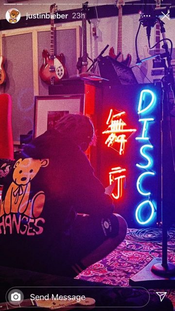 Justin Bieber及Miley Cyrus同日分享錄音室照片,有可能合作?
