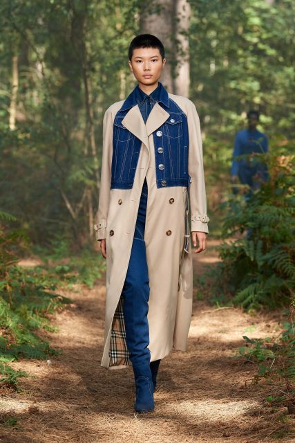 森林中的時裝展 | Burberry Spring/Summer 21 回歸根源
