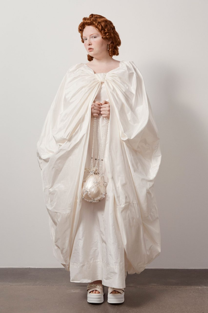 Simone Rocha: 在極端中尋找一份安全感 Spring/Summer 2021