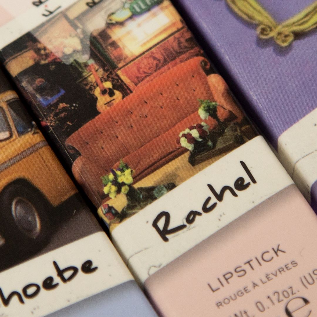 《Friends》回歸前先入手限量化妝品！“Lobster”眼影令你會心微笑