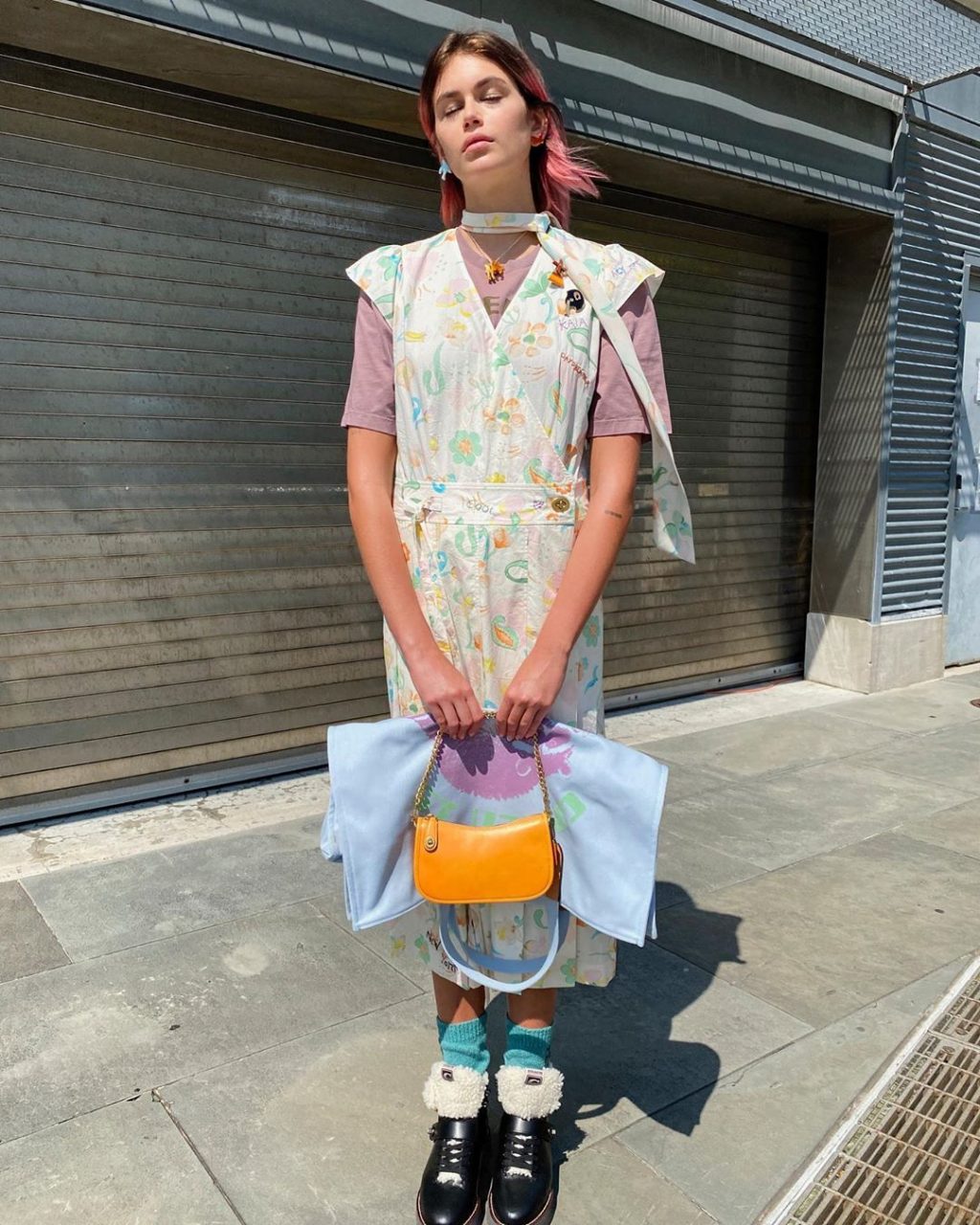 以新搭配舊，Kate Moss、Kaia Gerber、Cole Sprouse 等演繹 Coach Spring 2021