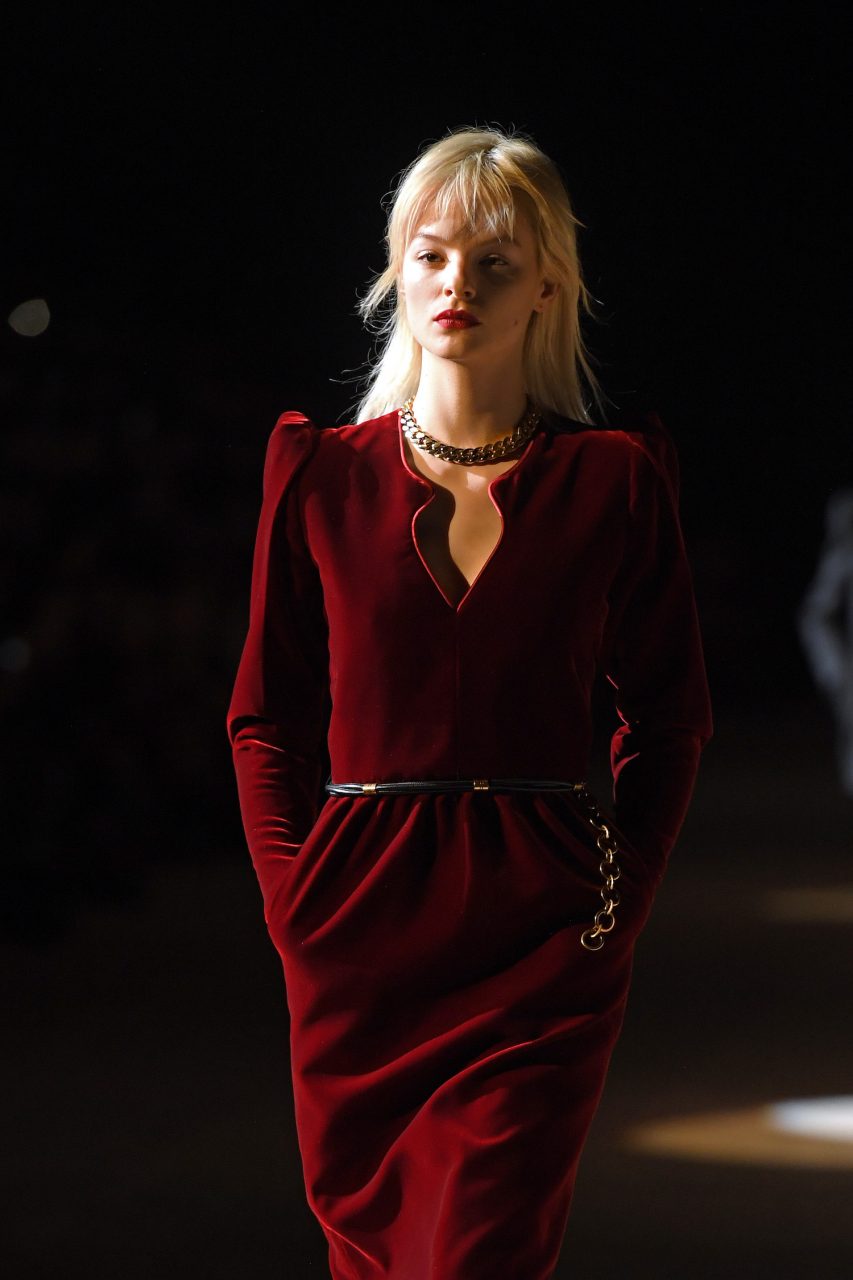 Velvety Dream︰2020天橋上高貴艷麗天鵝絨的時尚起源