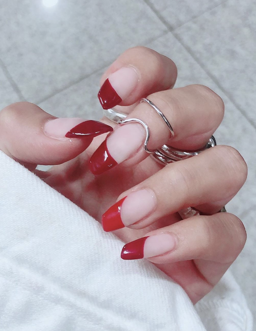 奢侈品牌紛紛推出的指甲油顏色！今年秋冬指甲油不能錯過的紫調酒紅色系