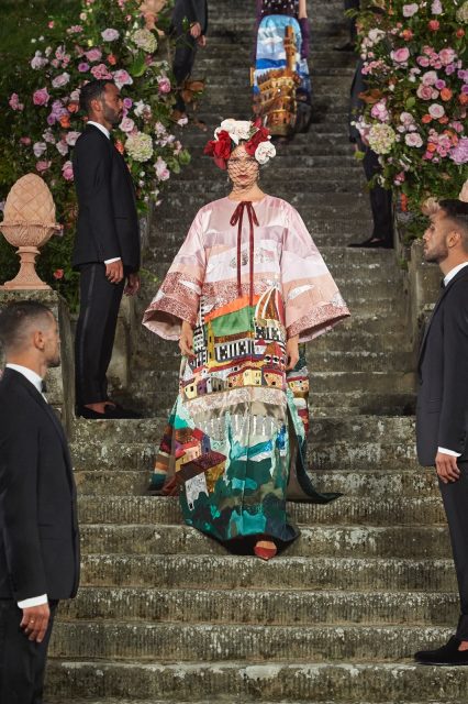 Dolce & Gabbana Alta Moda高級訂造展,帶回久違的實體時裝展魅力