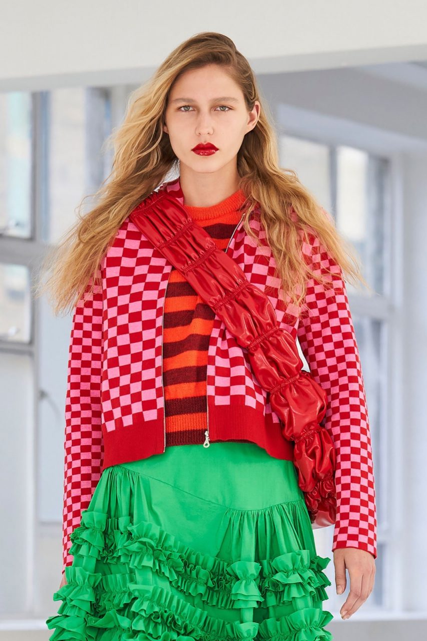 裸妝、末日之美、霓虹夢，London Fashion Week 2021年春夏的7種妝容潮流