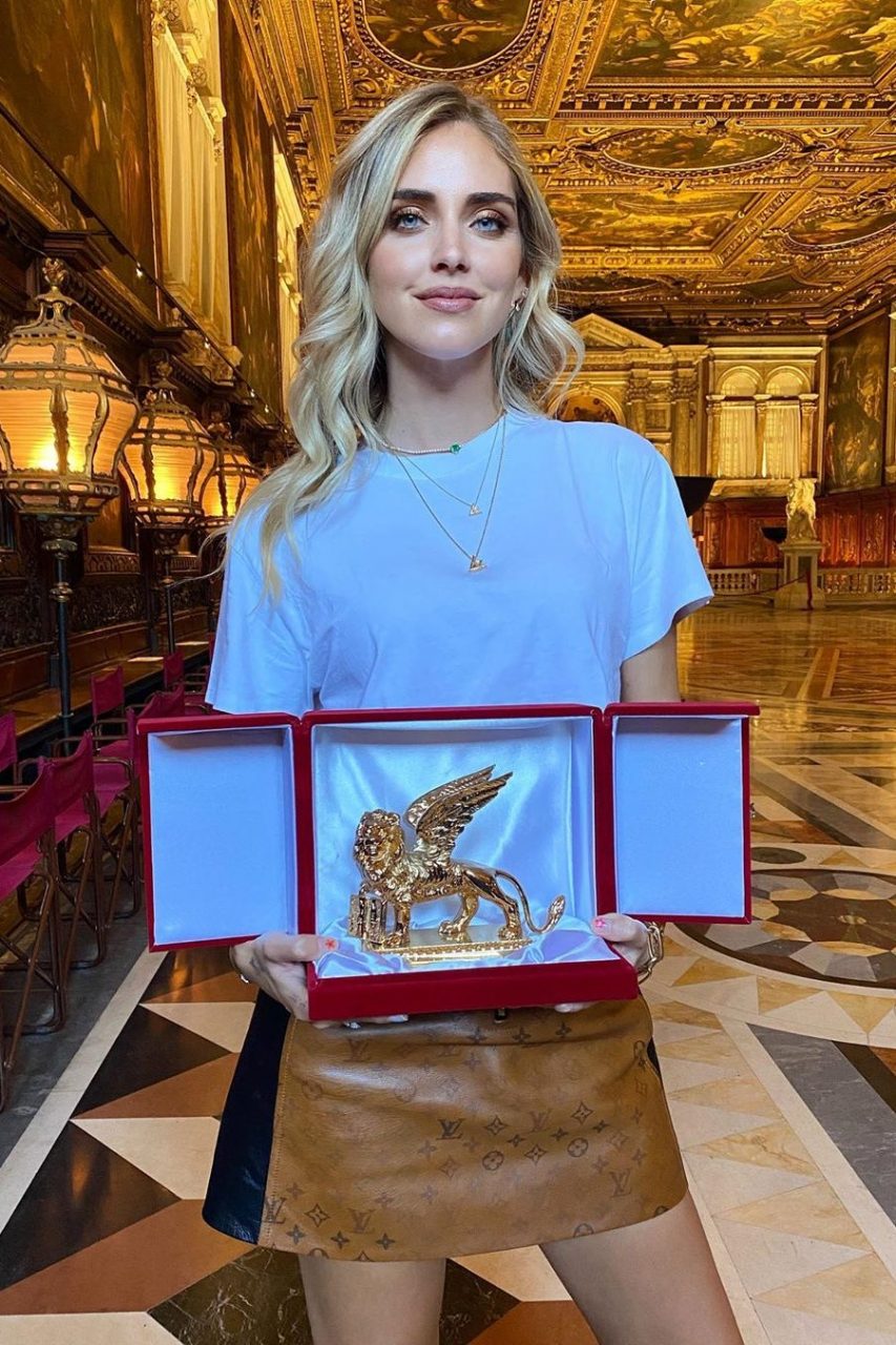 「宇宙博主」Chiara Ferragni 實踐公民承諾，獲威尼斯當地頒發金獅獎