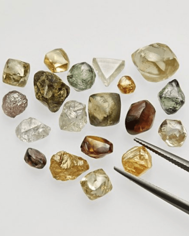 力臻完美鑽石的精神！De Beers 呈獻全新 The 1888 Master Diamonds系列向品牌創立之年致敬