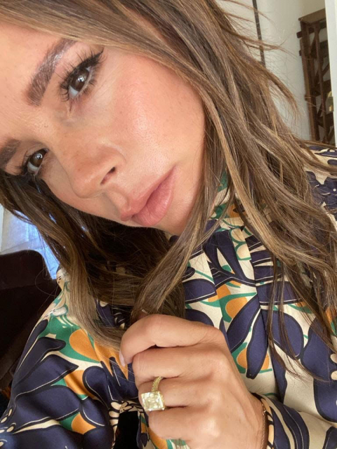 「即使戴上口罩仍然不能阻止我做最好的自己」Victoria Beckham推出以Spice Girl時期為靈感的唇膏