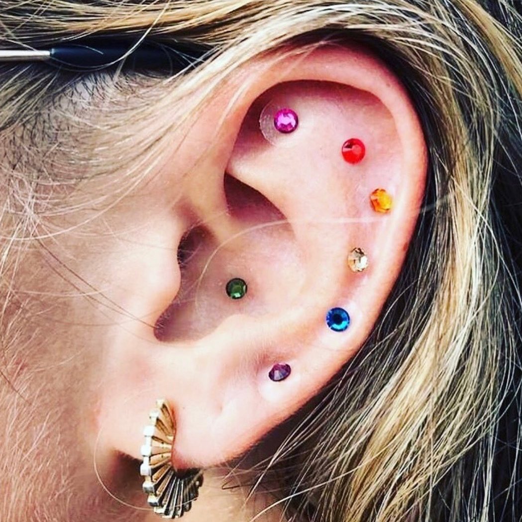 最新流行的養生潮 24K鍍金顆粒加Swarovski水晶的中醫耳壓貼！