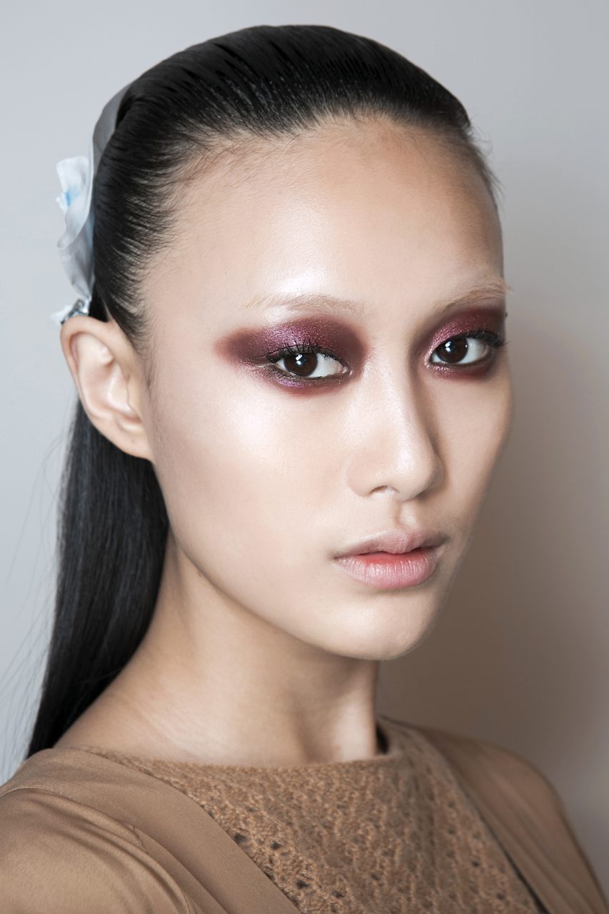 2020秋冬彩妝的永恆顏色 5款極具口碑的酒紅眼影盤推薦