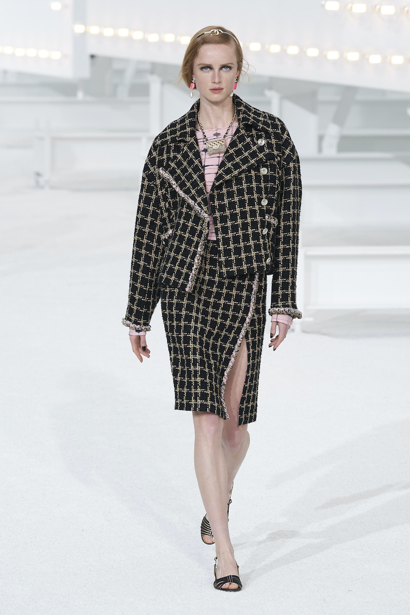 Virginie Viard Reinvigorates Old-School French Cinema With A Hollywood Twist For Chanel Spring/Summer 2021