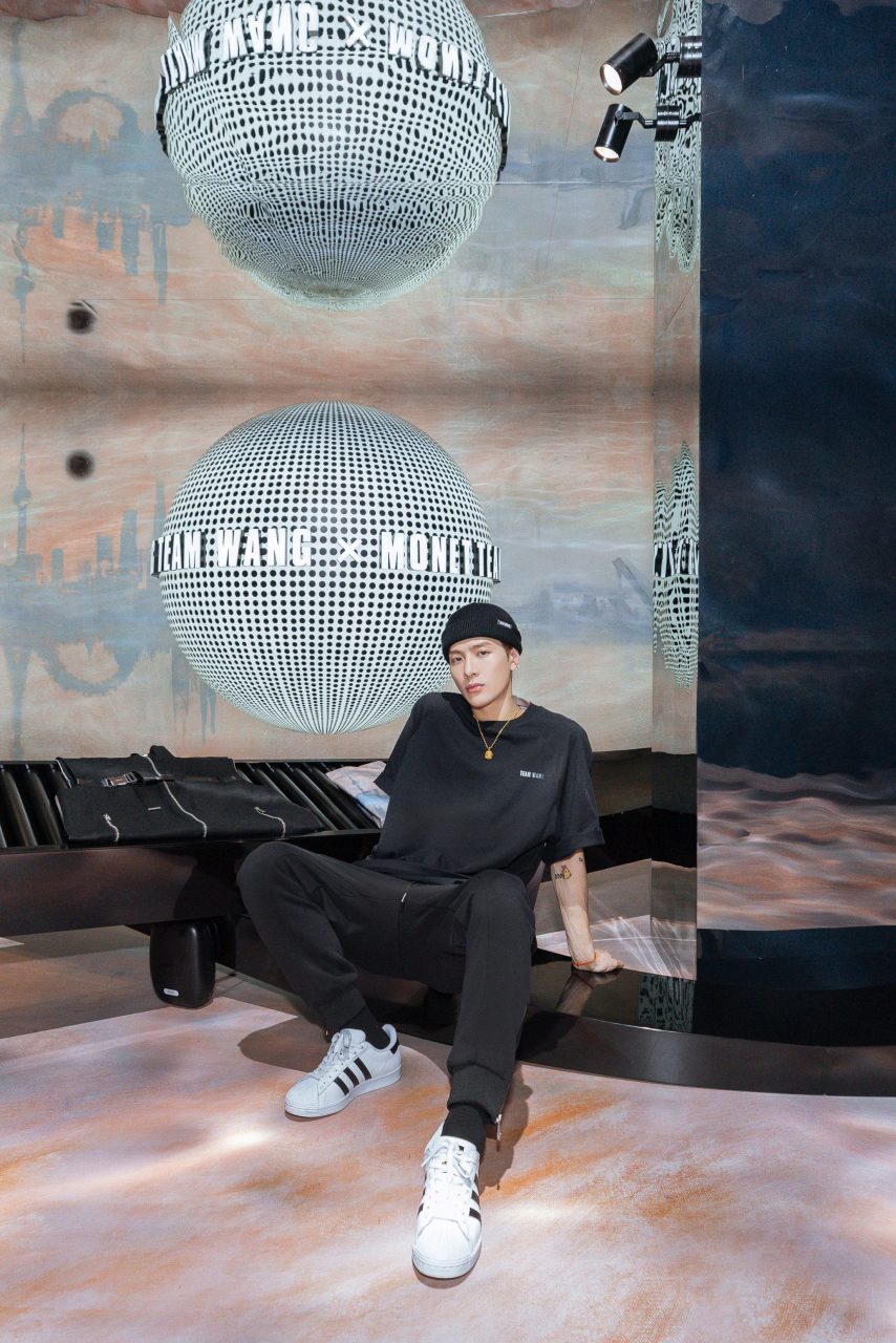 Jackson Wang與莫奈聯乘？Team Wang X Monet 在上海帶來藝術空間 萬聖節發售聯乘服飾