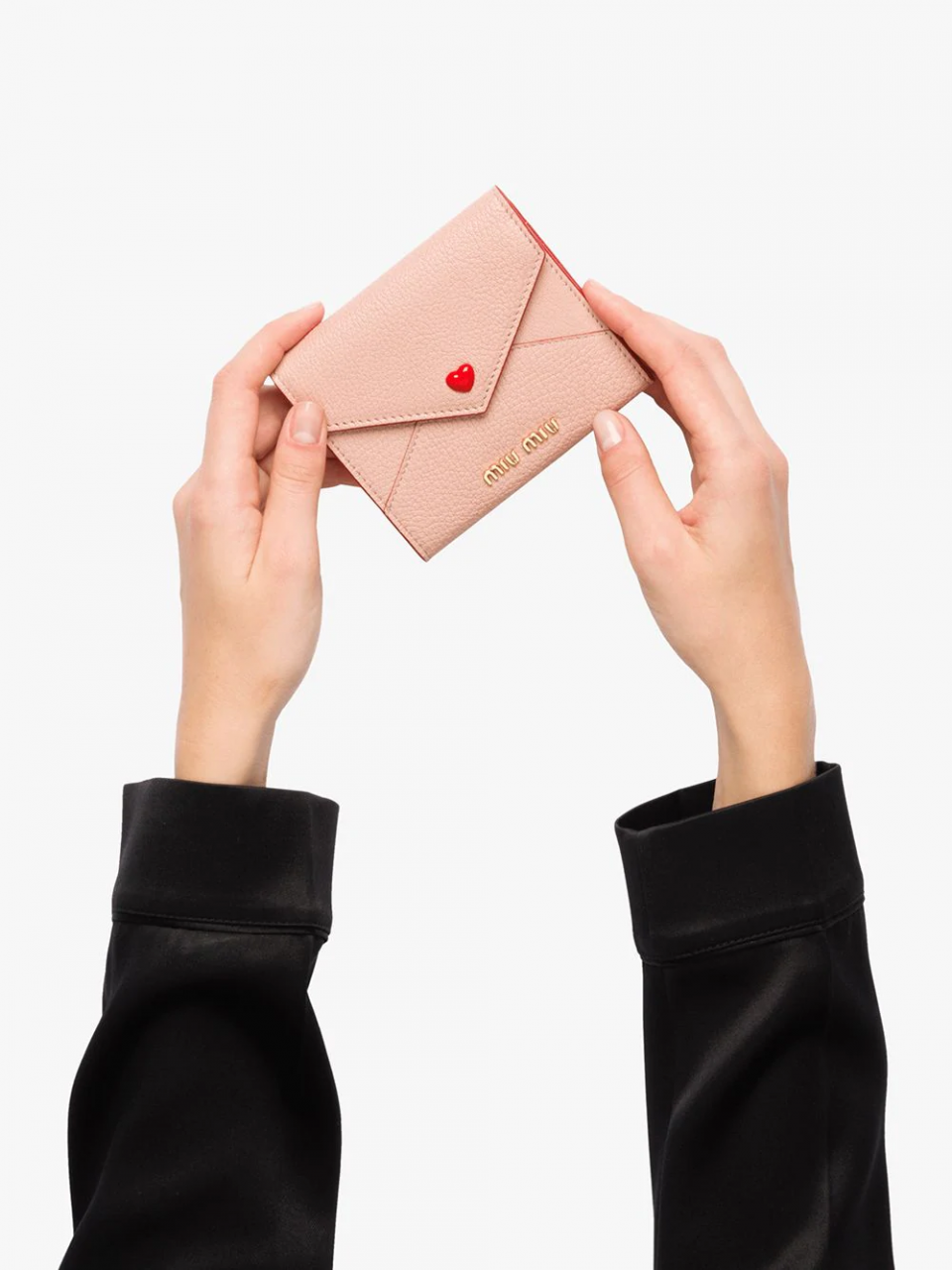 10 Leather Cardholders That Combine Style and Function