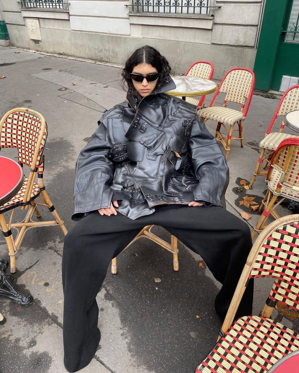 Balenciaga 開設新廠房原因背後超窩心：為了挽救意大利當地紡織業重新聘用技術人員！