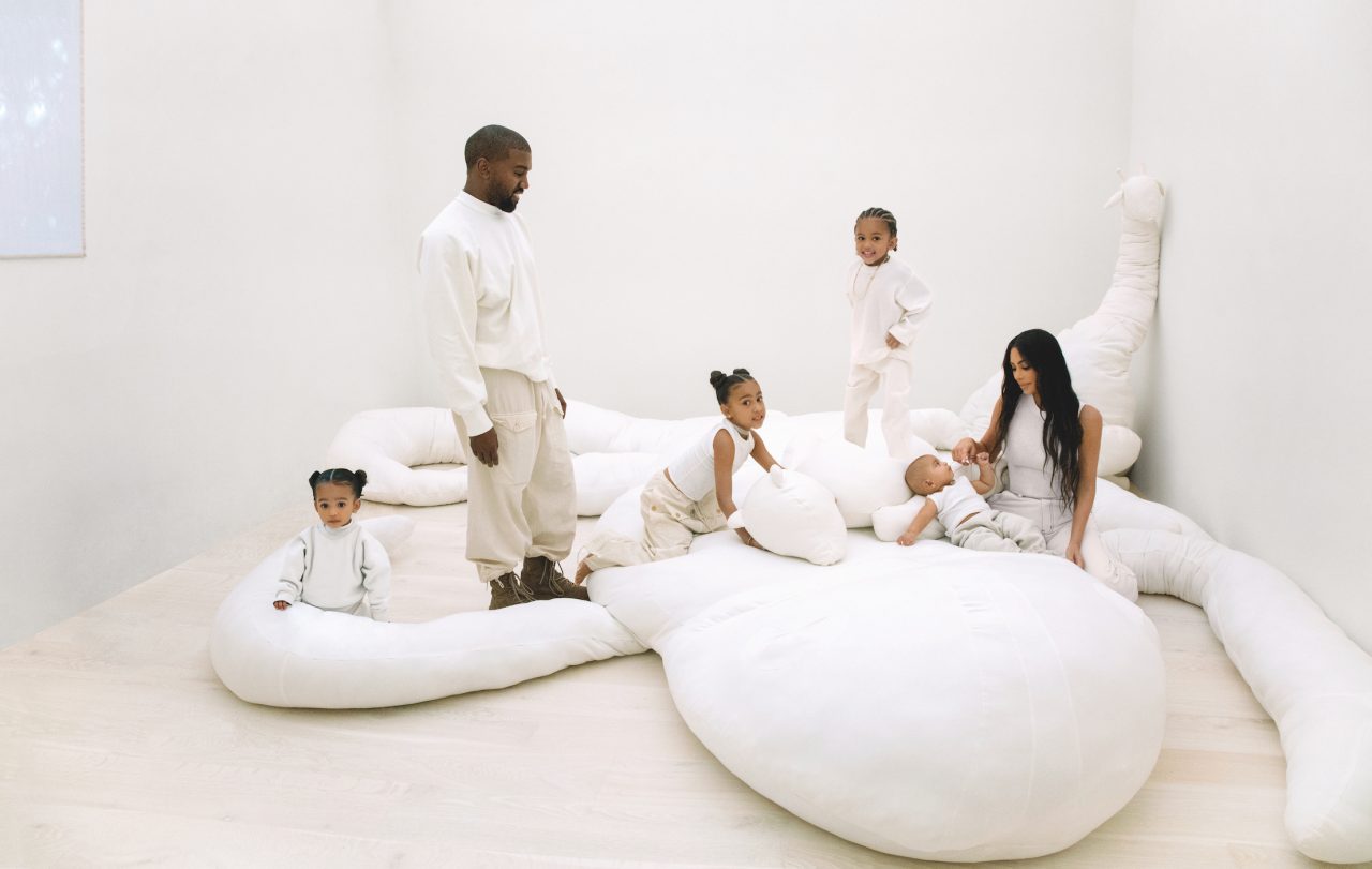 簡約且充滿設計感：專訪Kanye West、Kim Kardashian 及著名畫廊主理人 Axel Vervoordt 了解他們的加州豪宅