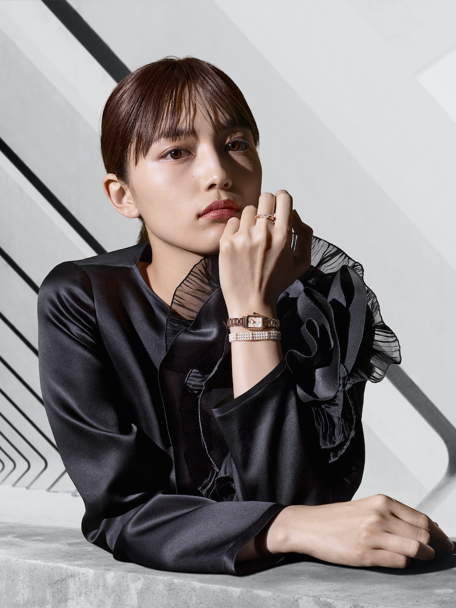 日本新生代女星川口春奈演繹 聖誕送禮靈感 Emporio Armani 閃耀動人腕錶系列