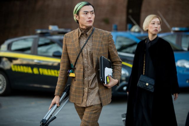 Pitti Uomo 男裝時裝週官方宣布延遲至2月份,更會與意大利紗線展和童裝共同舉辦