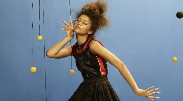 訂閱《VOGUE》香港版電子書及紙本實體書:十一月刊|封面專訪 Zendaya 時代來臨